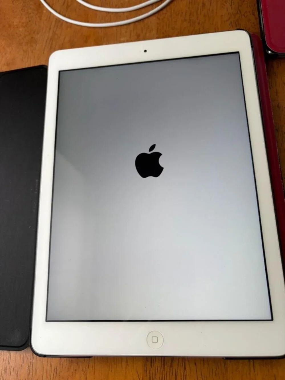Apple iPad Air (1st Gen, Wi-Fi)